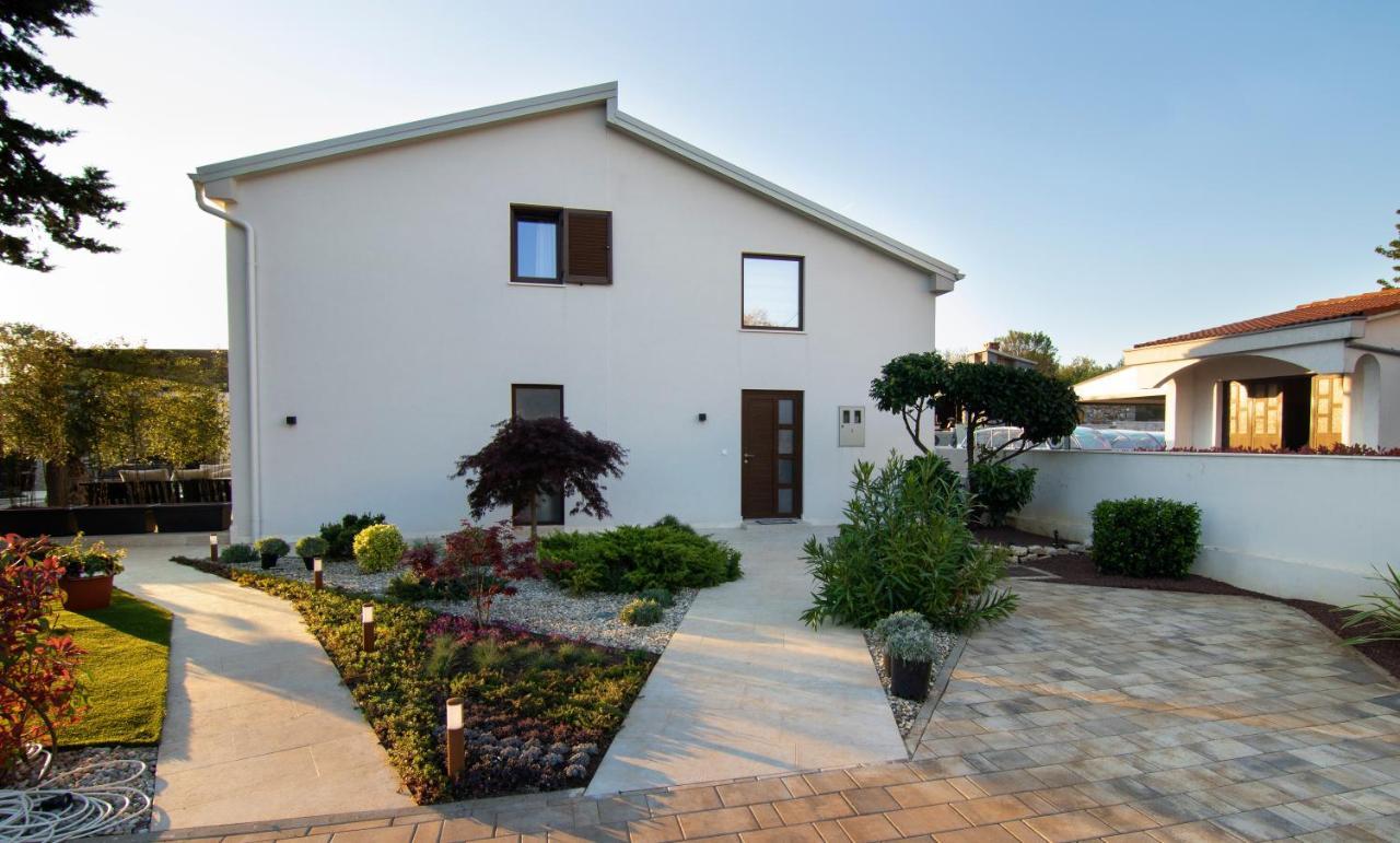 Villa Caprice - Krk Milohnici ภายนอก รูปภาพ