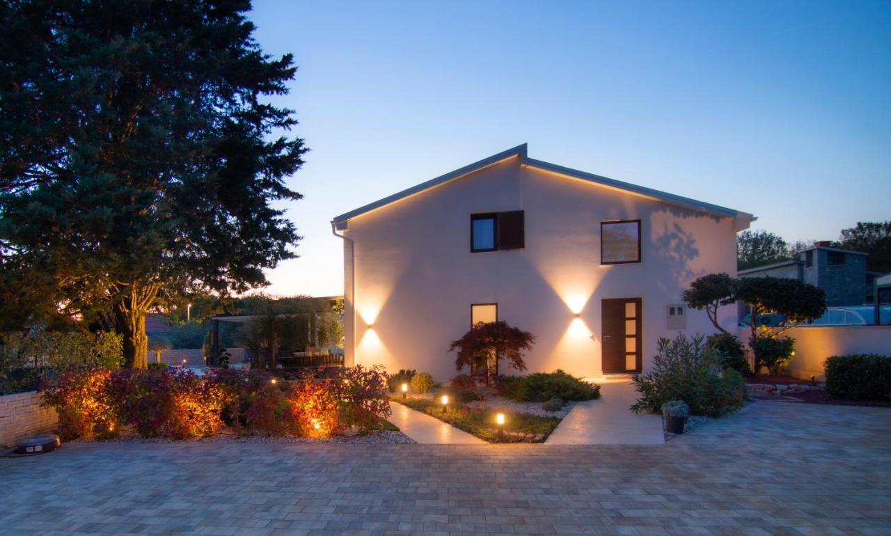 Villa Caprice - Krk Milohnici ภายนอก รูปภาพ