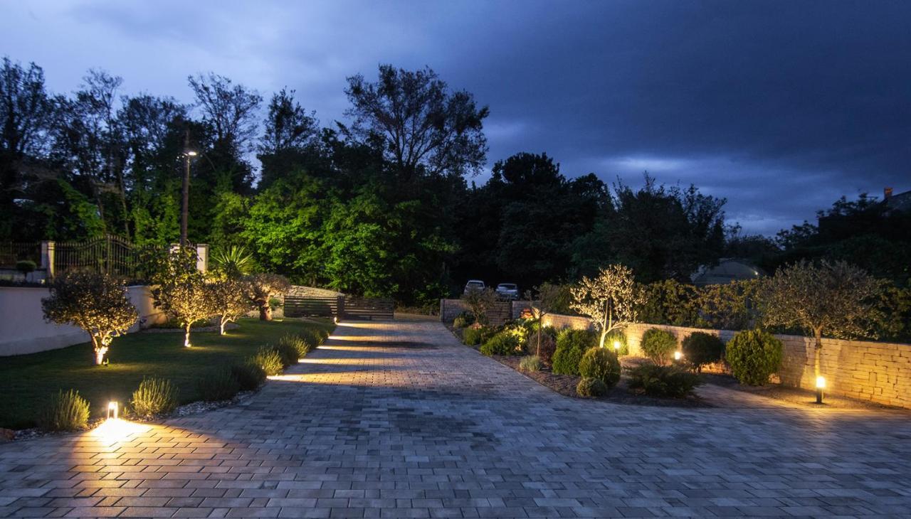 Villa Caprice - Krk Milohnici ภายนอก รูปภาพ
