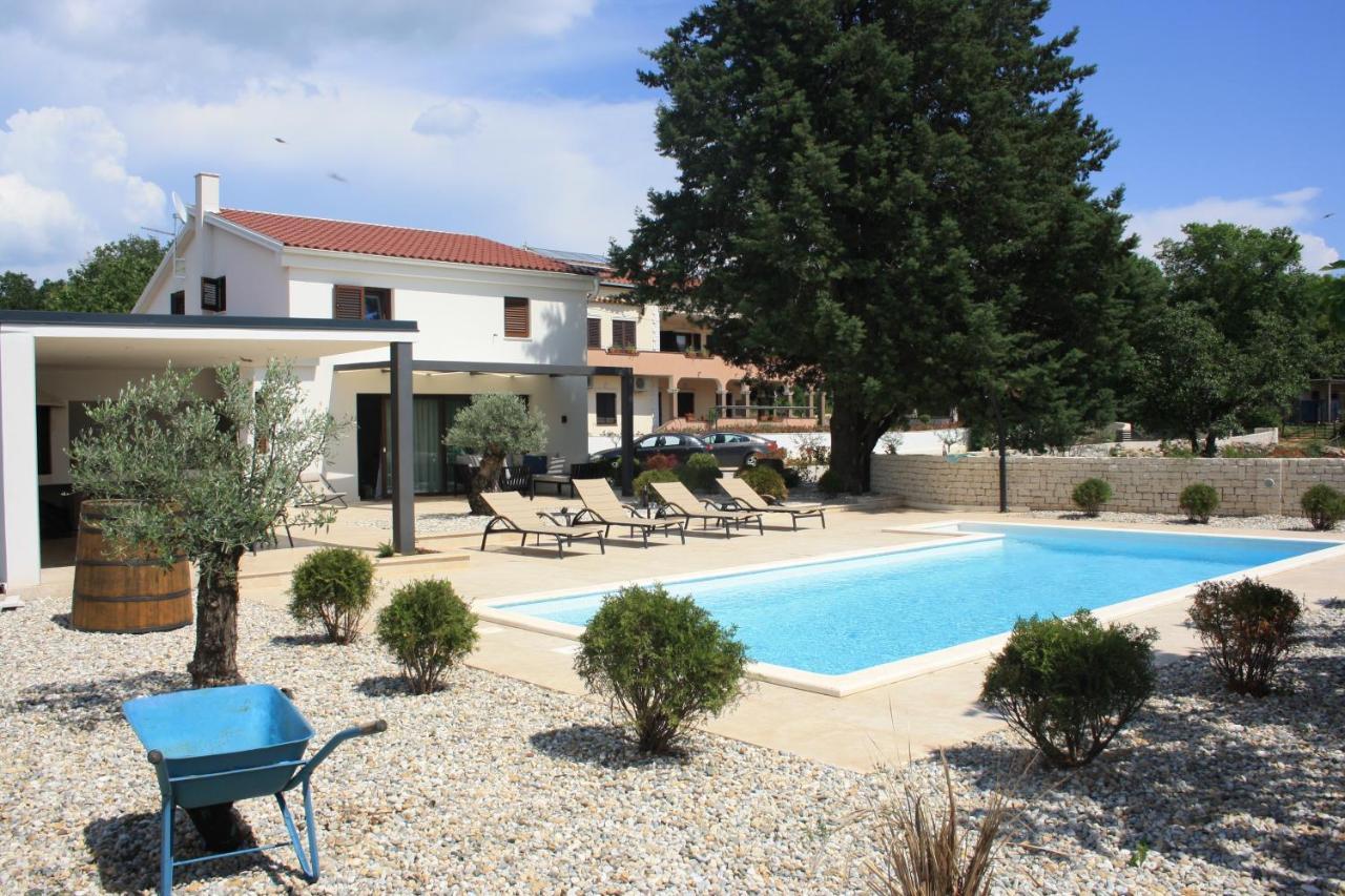 Villa Caprice - Krk Milohnici ภายนอก รูปภาพ