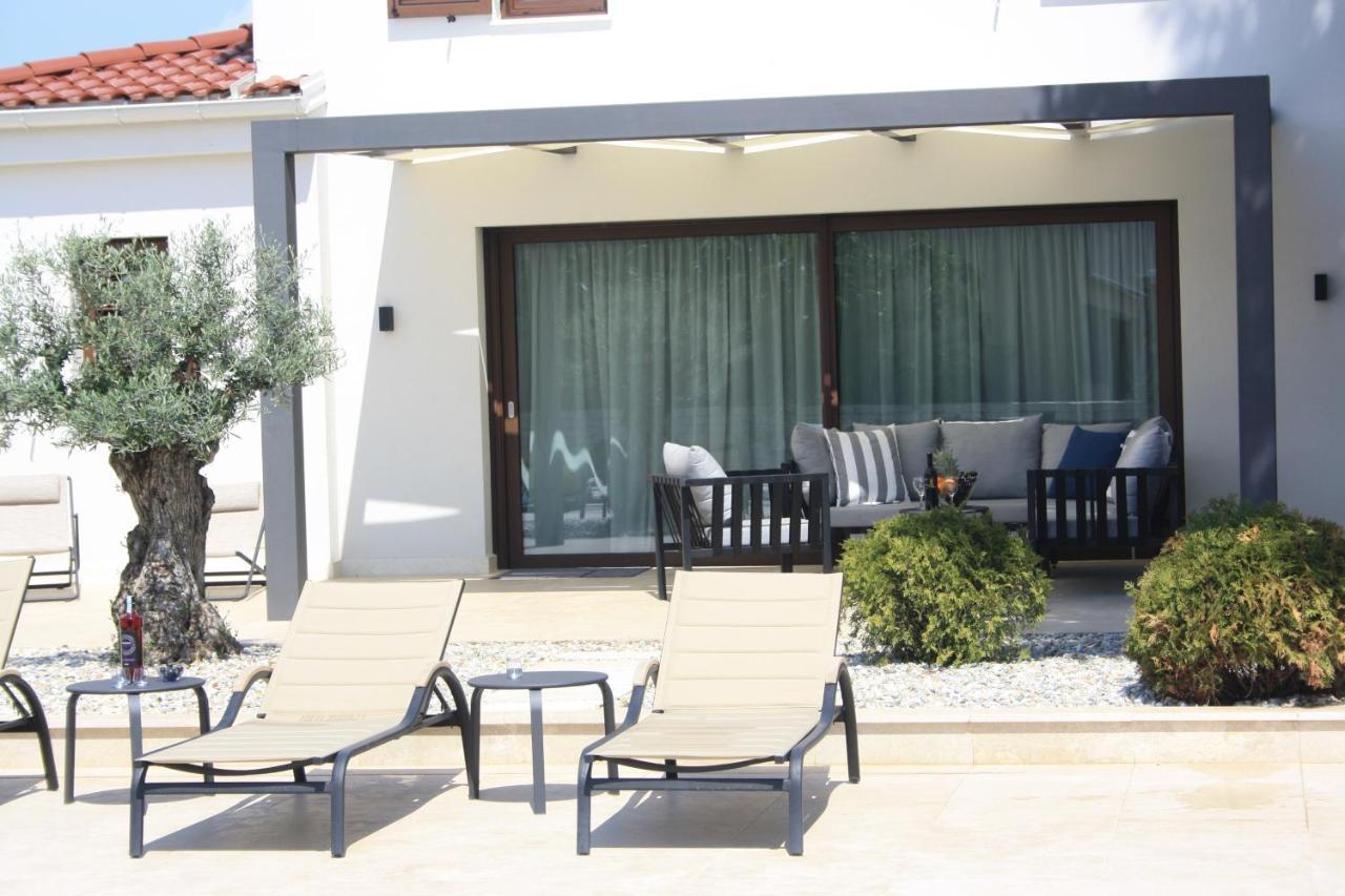 Villa Caprice - Krk Milohnici ภายนอก รูปภาพ