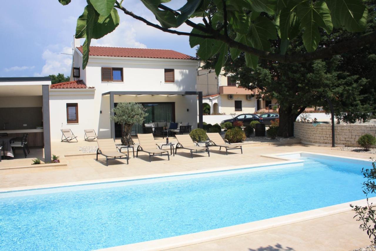 Villa Caprice - Krk Milohnici ภายนอก รูปภาพ